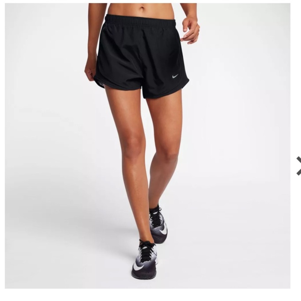 Nike women’s large dri fit lined shorts
